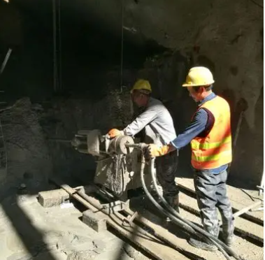 苍梧水下抗分散灌浆料特点 水下不分散注浆料介绍