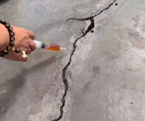 苍梧混凝土裂缝修补技术详解​